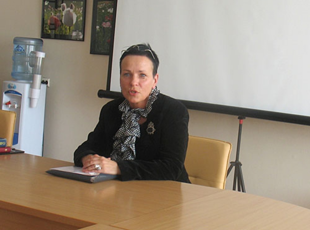 Bauskas novada domes vides un attīstības komitejas sēdē 15. aprīlī biedrību «Laika zīmes» pārstāvēja priekšsēdētāja pilnvarotā persona, producente Inga Doma. 
Autors: Vilnis Auzāns