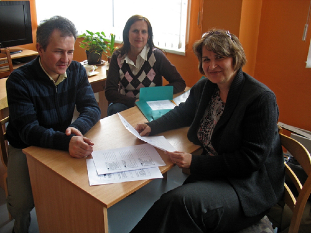 Projekta izstrādātāji Juris Porozovs (no kreisās), Anda Kauliņa un Daina Voita priecājas par to, ka skolu darbinieki no Bauskas un Iecavas ir pretimnākoši un labprāt iesaistās projektā.
Autors: Kristaps Ābelnieks