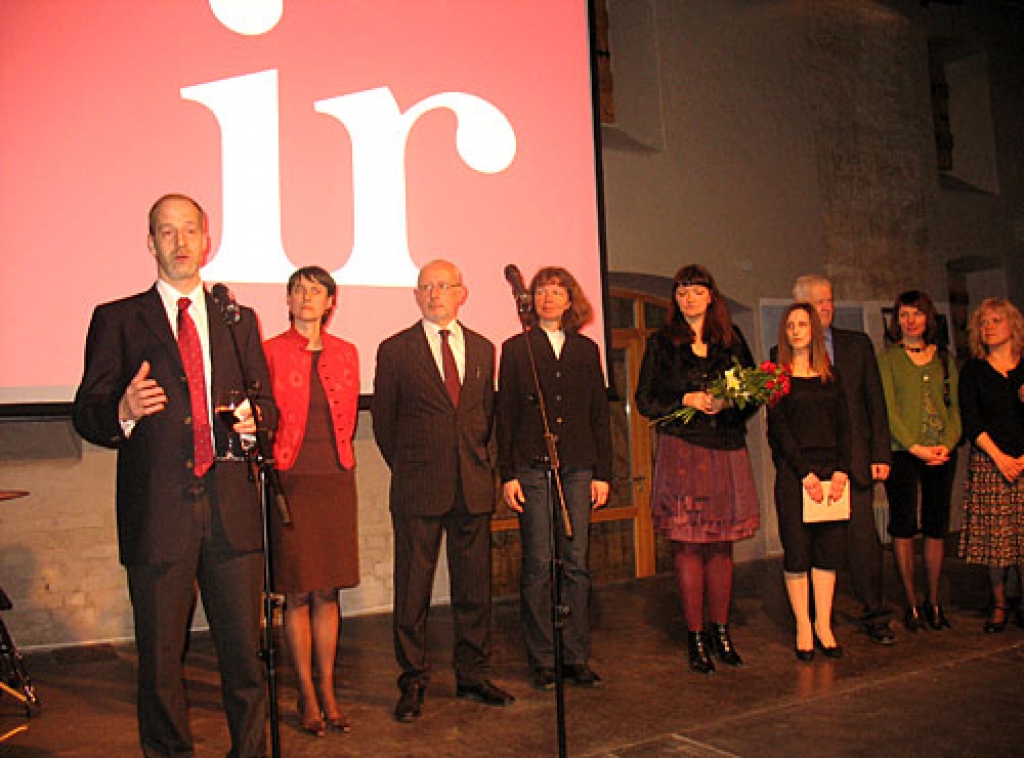 Žurnāla «Ir» veidotāji, tostarp redaktore Nellija Ločmele (otrā no kreisās).
Autors: Vilnis Auzāns