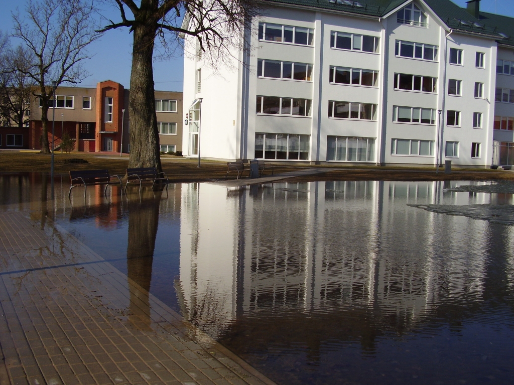 Pēc ilgstošajām lietavām Korfa dārzs Bauskā mirka ūdenī.
Autors: Inga Muižniece