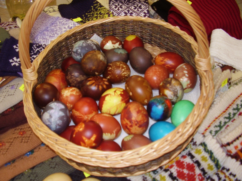 Ivetas Lideres krāsām bagātais olu grozs pēcpusdienā dabūja trūkties, jo tad sākās knaulēšanās.
Autors: Inga Muižniece