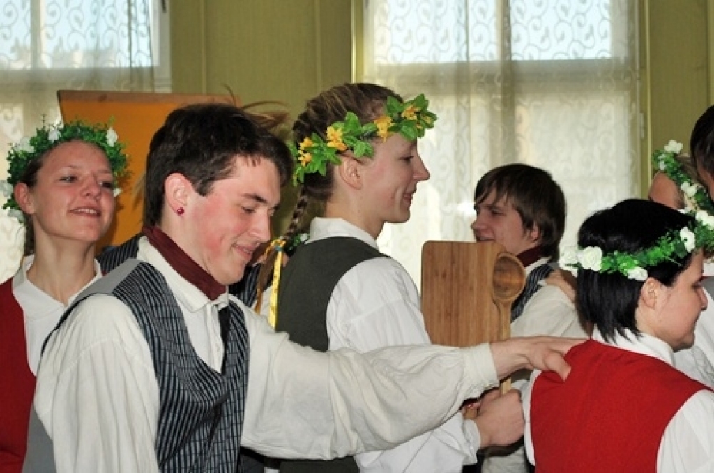 Bauskas un Rundāles novada skolu 8. – 12. klašu 21 audzēknis otrdien, 20. aprīlī, Bauskas Bērnu un jauniešu centrā žūriju un skatītājus centās pārliecināt par savām spējām un prasmēm. Skolēnu priekšnesumi bija ļoti dažādi. Redzētais...
Autors: Uldis Varnevičs