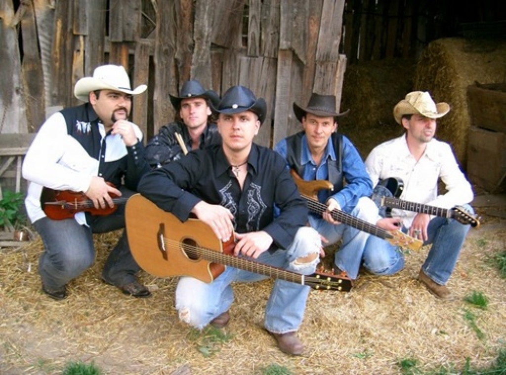 Bauskas Kantrifestivāls šogad pavērs jaunu lappusi ģeogrāfijas jomā – piedalīsies slovāku grupa «The Rowers».
Autors: no www.veslari.sk