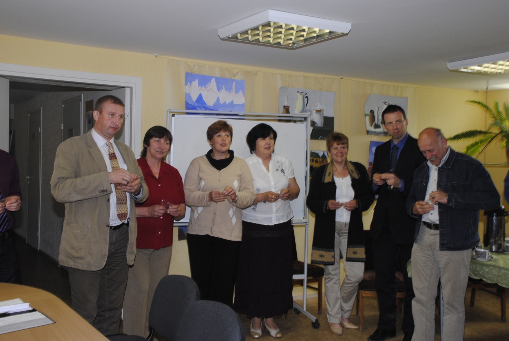 Vecumnieku novada domes deputātiem kopš 26. maija ir tautas kalpa piederības simbols – nozīme ar ģerboni.
Autors: Juris Iļņickis