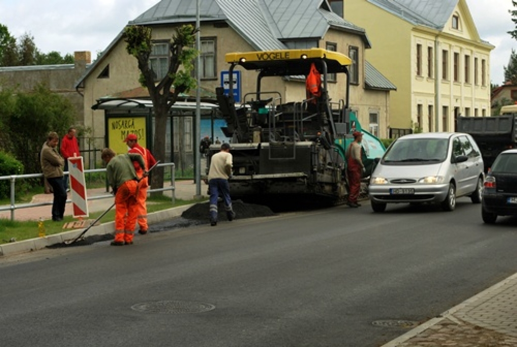Uzvaras ielas rekonstrukcijas darbi šonedēļ radīs nelielus satiksmes ierobežojumus, bet iela slēgta netiks. 
Autors: Uldis Varnevičs