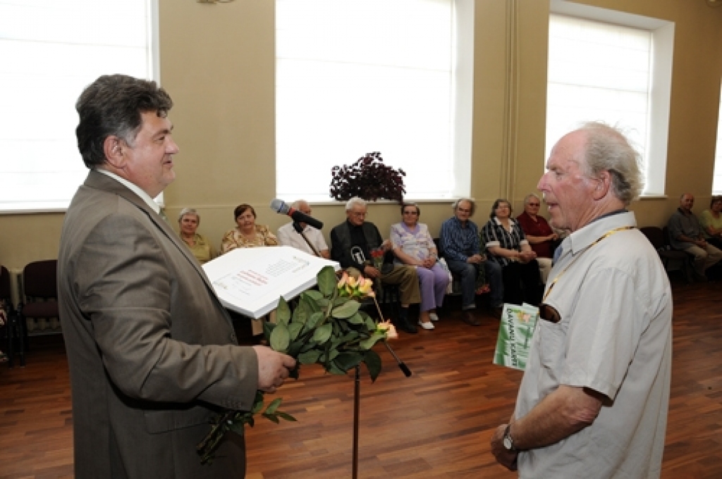 Sirsnīgus laba vēlējumus māksliniekam novada domes vārdā pauda deputāts Jānis Rumba.
Autors: Ivars Bogdanovs