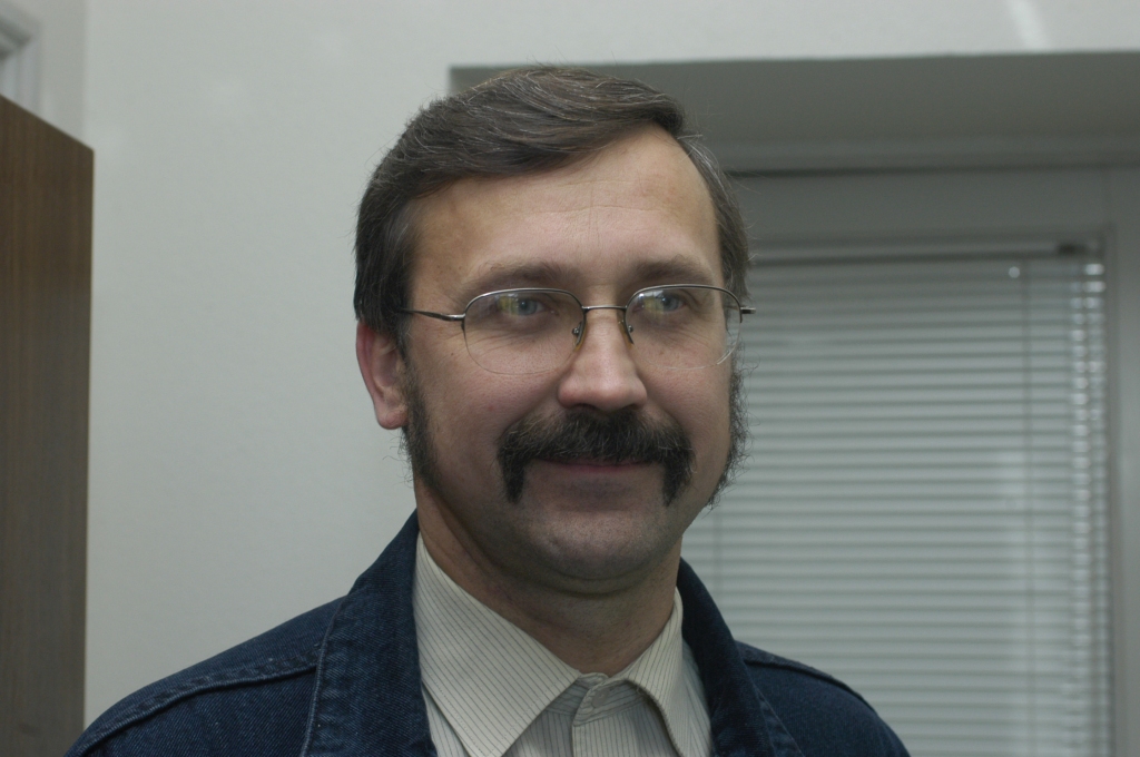 Darba aizsardzības galvenā speciālista amatā komisija vienprātīgi atbalstīja Andreja Podnieka kandidatūru. Viņš bija pārliecinošāks par otru kandidātu, arī pieredzējušāks. 
Autors: No «Bauskas Dzīves» arhīva.