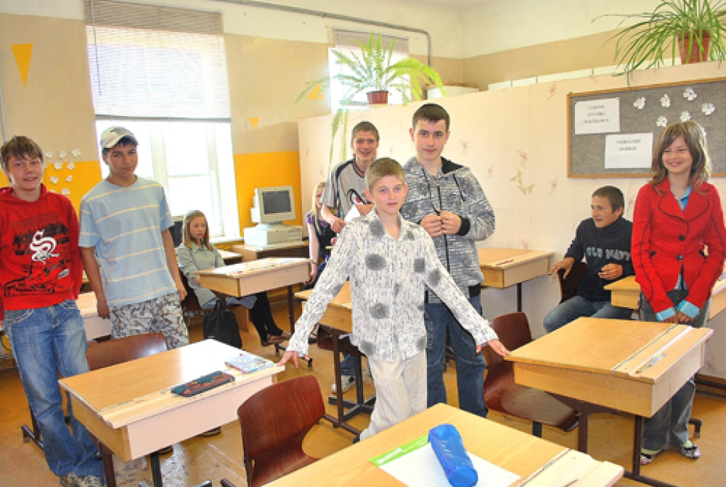 Bauskas pilsētas Kristīgās pamatskolas 6. klases skolēni pēc latviešu valodas un literatūras ieskaites rakstiskās daļas ir pozitīvi noskaņoti. 
Autors: Uldis Varnevičs