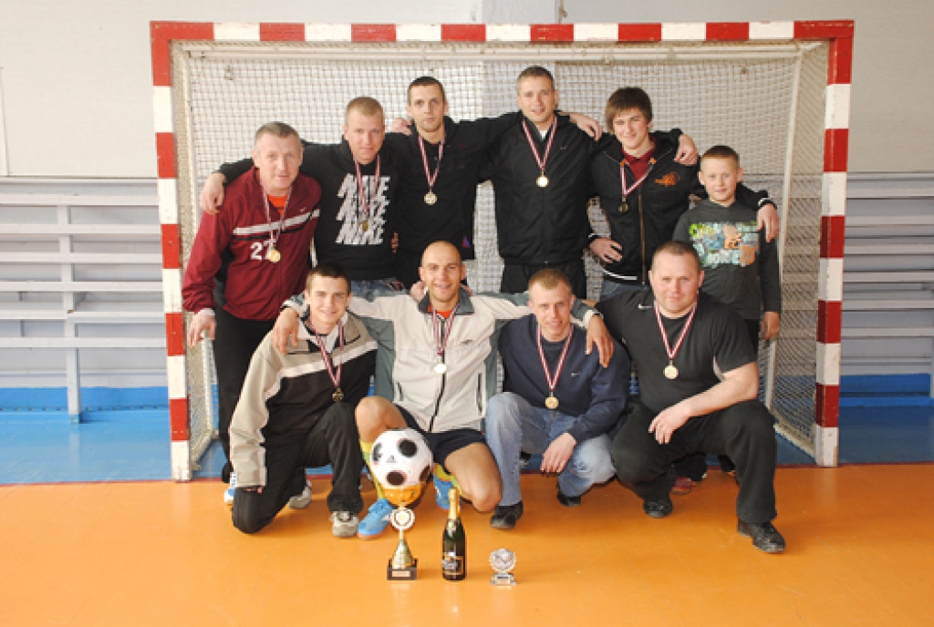 Par 2010. gada Bauskas novada atklātā čempionāta uzvarētājiem kļuva brunavieši.
Autors: Juris Iļņickis