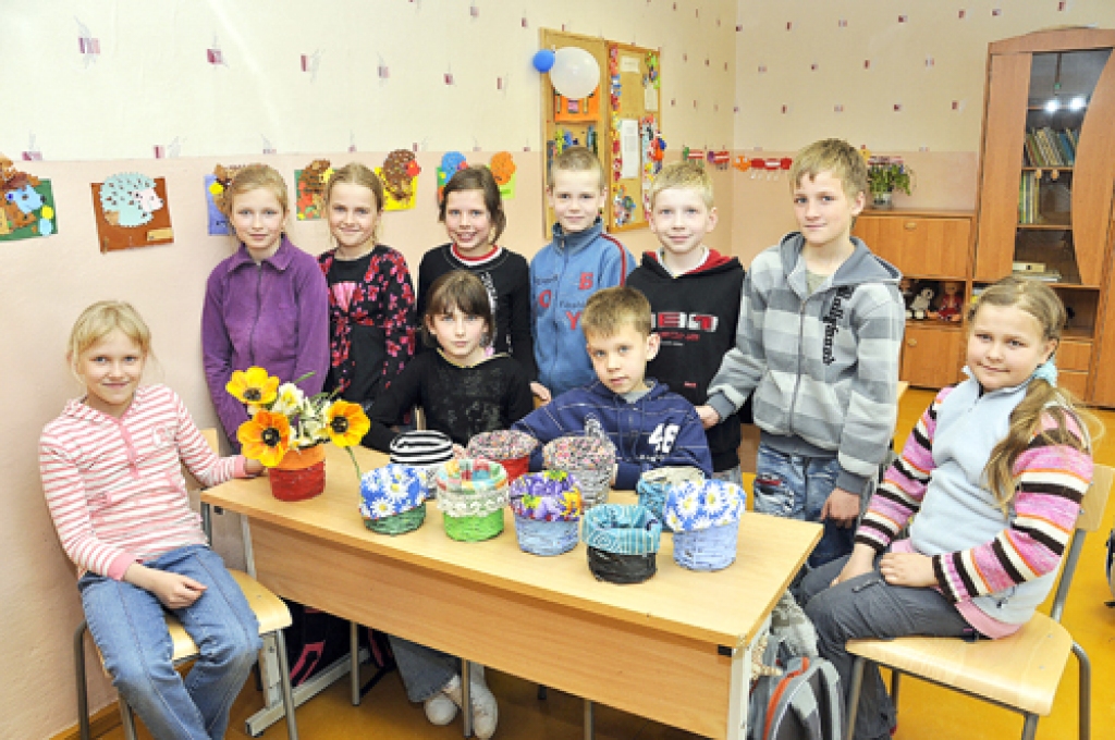 Ozolaines pamatskolas 3. klases skolēni 8. maijā ļoti gaidīs skolā māmiņas. 