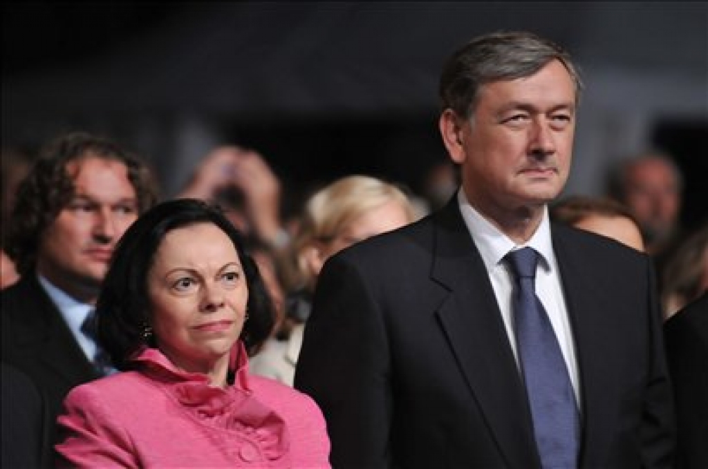 Divu dienu oficiālā vizītē Latvijā ieradīsies Slovēnijas prezidents Danilo Turks ar kundzi Barbaru Mikliču-Turku.
Autors: img.siol.net