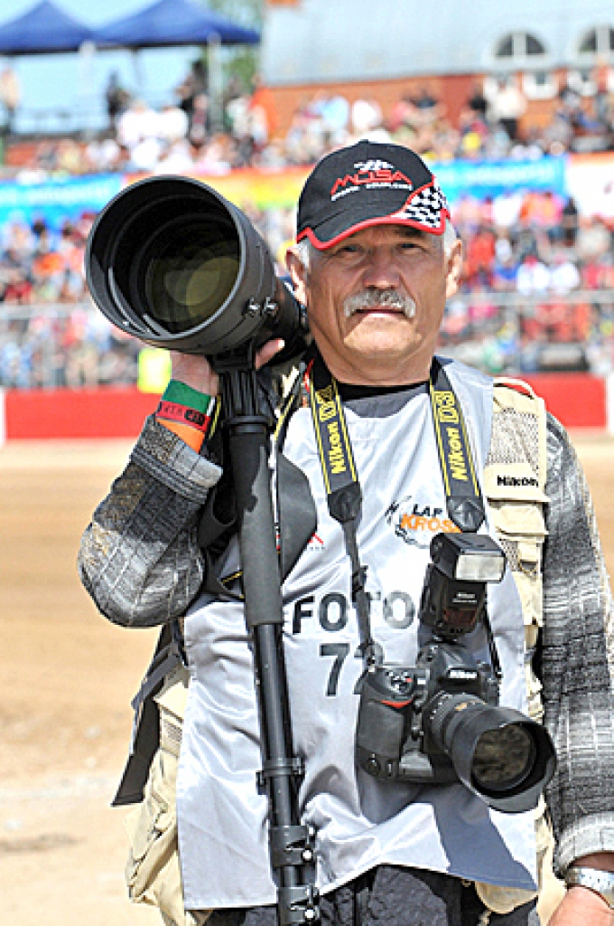 Zigismunds Zālmanis Mūsas autotrasē. 
Autors: no www.nikonschool.eu