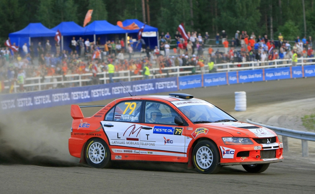 Foto no 2008. gada Neste Oil Rally Finland, kurā Andis Neikšāns/Pēteris Dzirkals ieņēma 19. vietu absolūtajā vērtējumā un 5.     pozīciju N4 klasē. 
Autors: Raimonds Volonts (V4 Motors).