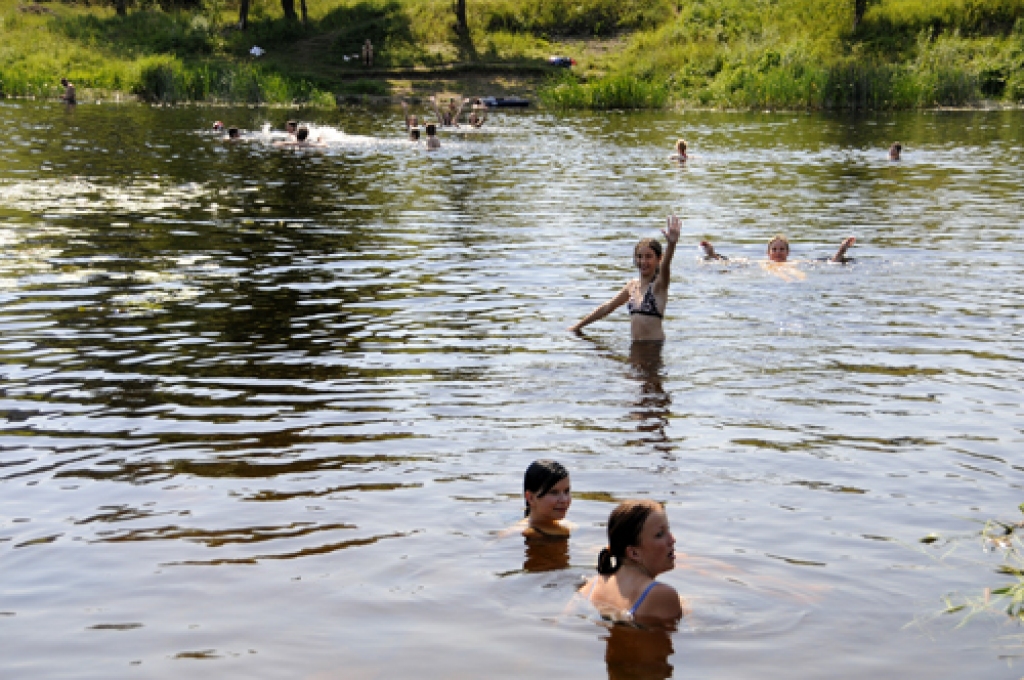 Siltajā ūdenī Mūsā pie Bauskas ik dienas ir daudz peldētāju.
Autors: Ivars Bogdanovs