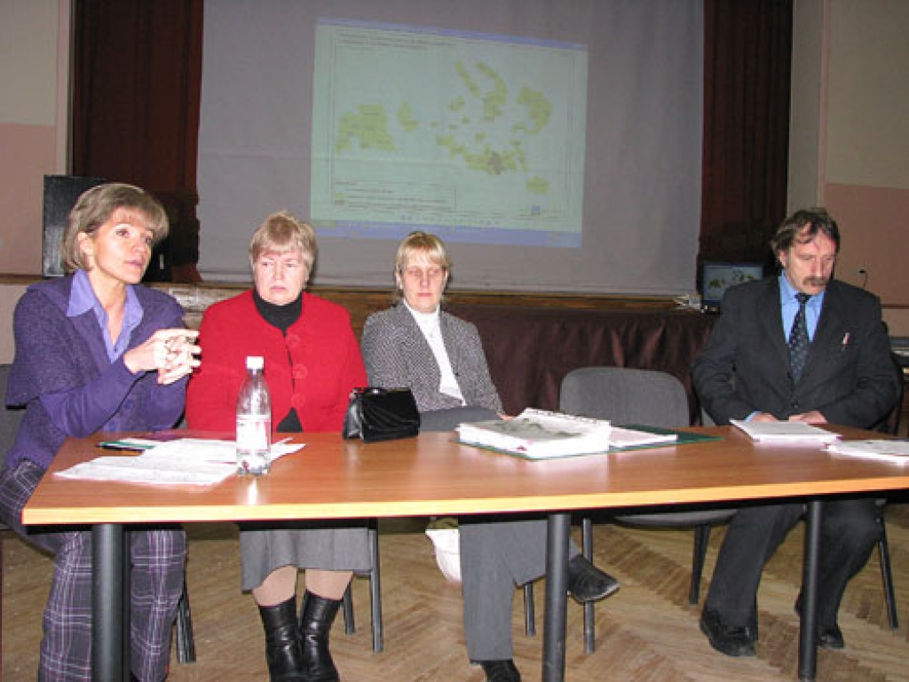 Vecumnieku novads savu izvēli ir izdarījis un noteicis, ka šajā teritorijā neaudzēs ģenētiski modificētus organismus. Attēlā – apspriede gada sākumā.
Autors: no «Bauskas Dzīves» arhīva