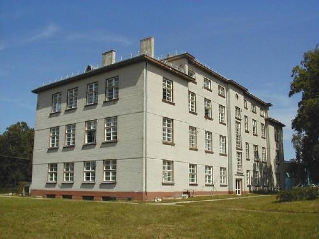 Neretas vidusskolā jūlijā skolēni darbojas biznesa pamatu apguves starptautiskā vasaras semināru nometnē.
Autors: no www.aizrp.lv