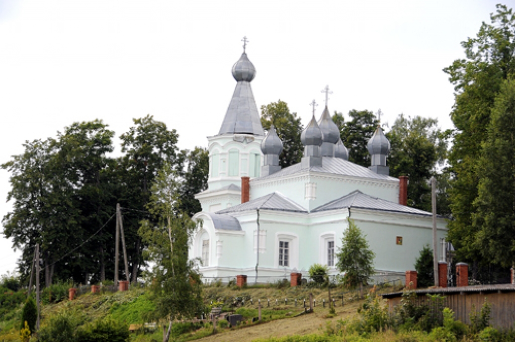 Viļakas pareizticīgo baznīca, uzbūvēta 1871. gadā. Tā atrodas Viļakas visaugstākajā punktā – 120 m virs jūras līmeņa (seno latgaļu Eržepoles pilskalnā). No šī uzkalna labi pārredzama pilsētiņas panorāma. 