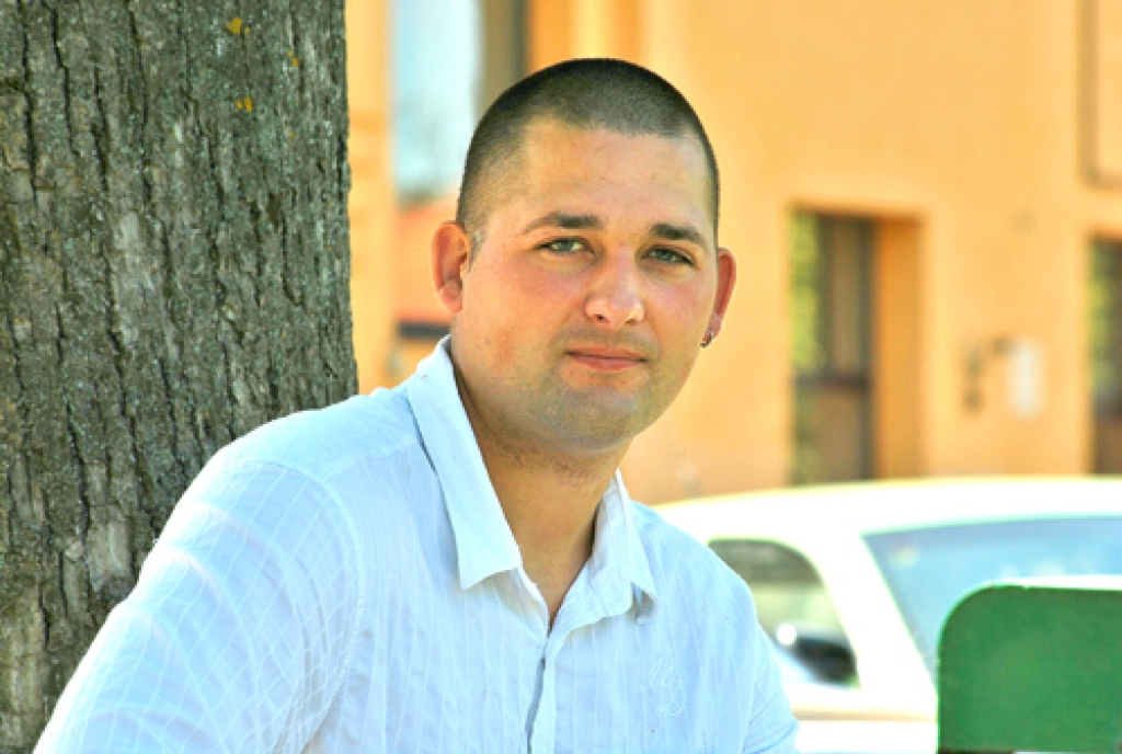 Lauris Krasņikovs iecelts par Gailīšu pagasta kultūras centra «Kamarde» vadītāju. 