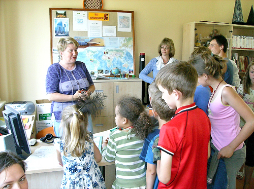 Ar bērniem iespaidos par Eiropas Parlamenta apmeklējumu dalās Bauskas Centrālās bibliotēkas interneta lasītavas vadītāja Ērika Pelcere.