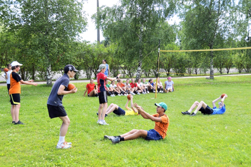 Jaunajiem volejbolistiem daudzveidīgas nodarbības ārpus Rīgas ir interesants periods, gatavojoties nākamajai sezonai.