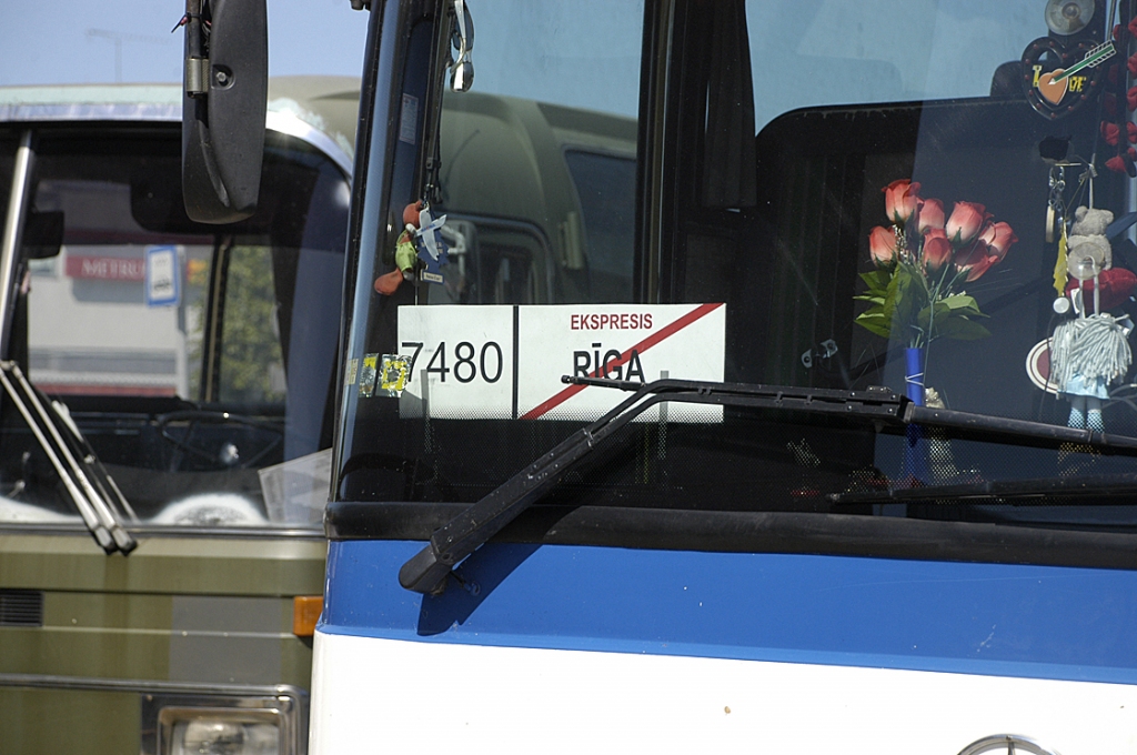 Maršrutā Rīga–Bauska patlaban pasažieru pārvadājumus veic  SIA «B-Buss».