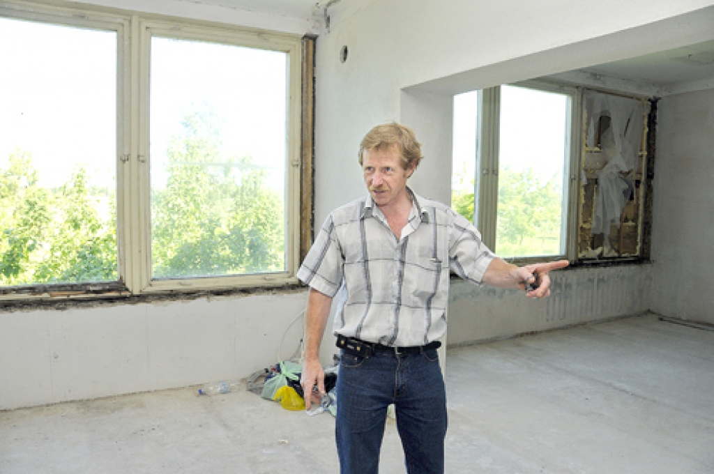 Albīns Baļčūns, Grenctāles kultūras nama direktors.