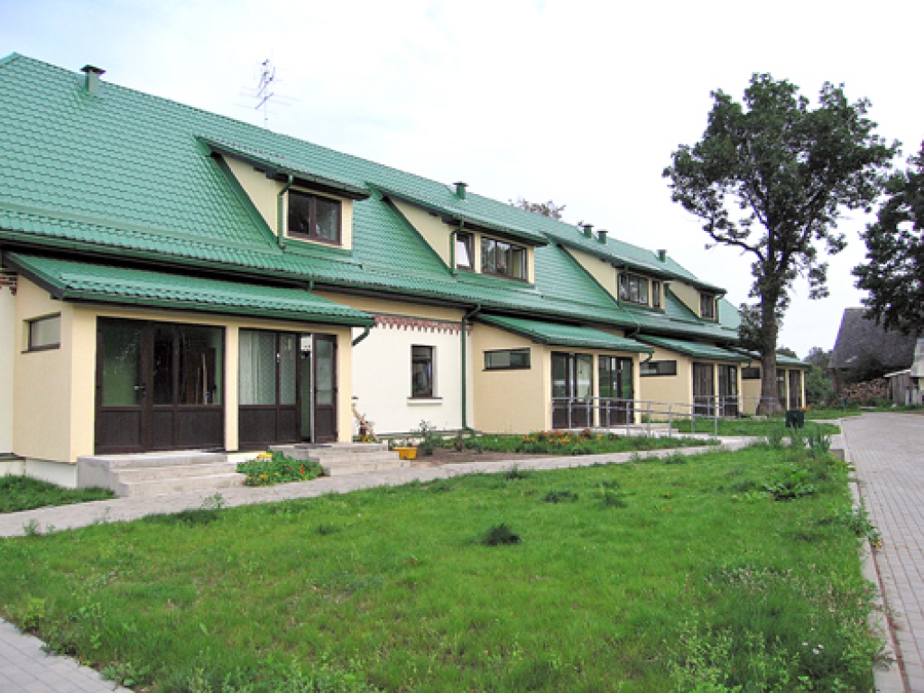 Dārgi rekonstruētajos «Aizupiešos» dzīvot ikdienā izrādās ne tik skaisti, kā izskatās no ārpuses, un pašvaldībai būs jāprasa darbu veicējiem izpildīt garantijas.
Autors: Madara Ērgle