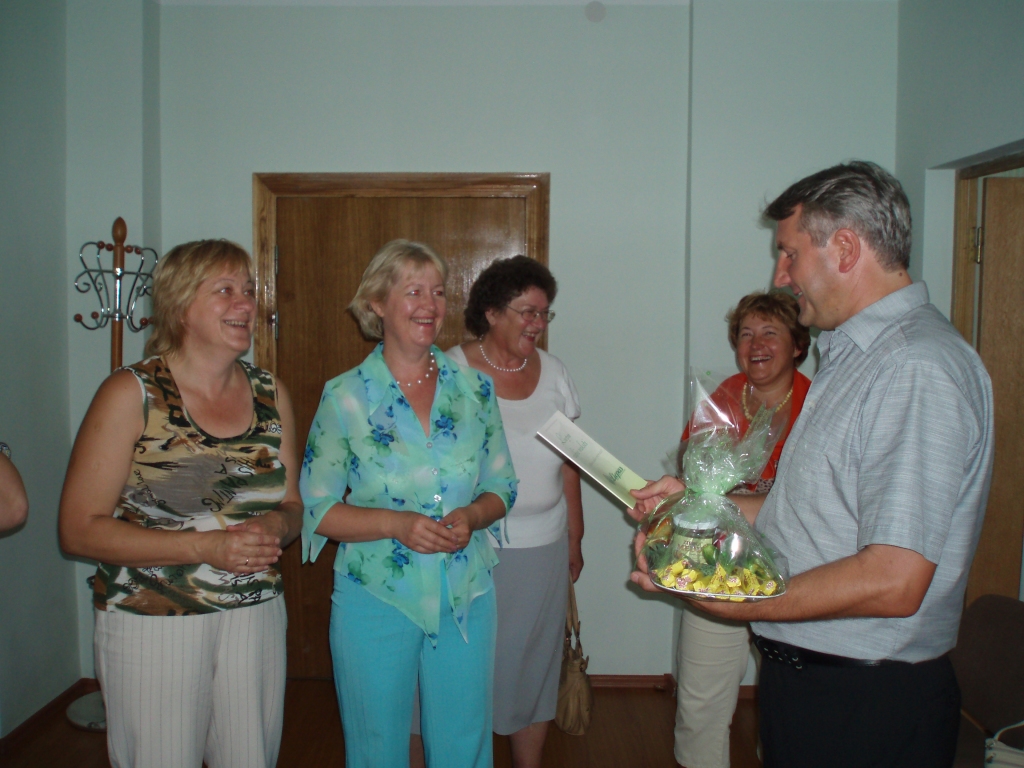 «Liepas» sirsnīgā pieņemšanā kopā ar Pakrojas mēru Sauļu Gegiecki.
Autors: No albuma.