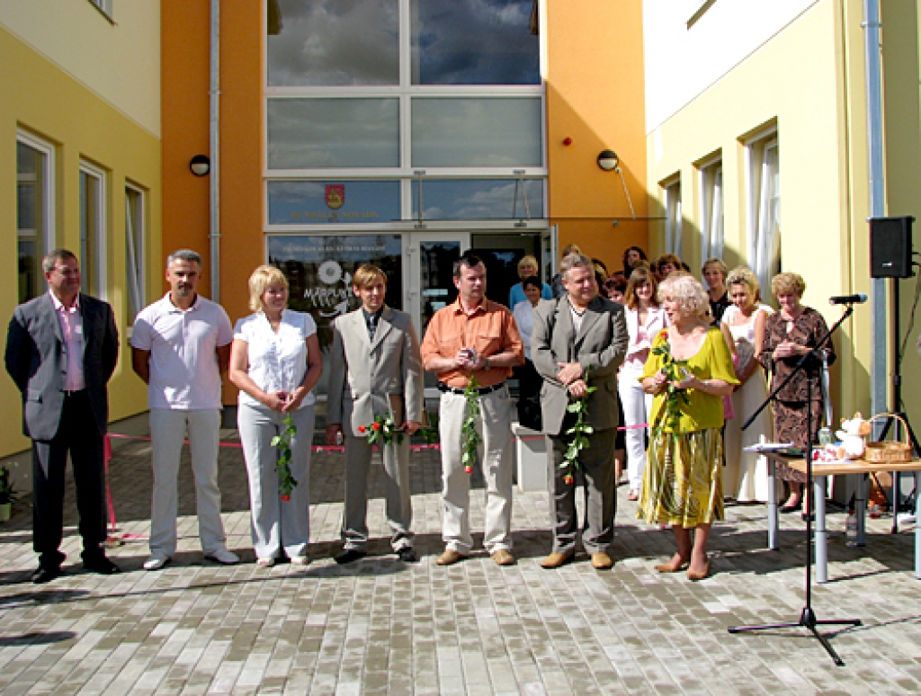 Laipni verot durvis katram, 20. augustā atklāta Rundāles novada bērnudārza «Mārpuķīte» nesen uzceltā ēka.Bērnudārzs Rundāles novada Saulainē ir vienīgā no jauna uzceltā izglītības iestāde Latvijas neatkarības 20 gados kādreizējā Bauskas...
Autors: Vilnis Auzāns