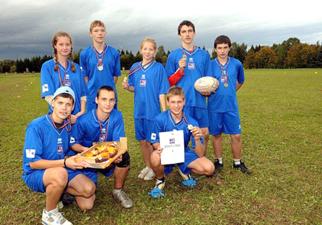 Misas vidusskolas komanda ieguva pirmo vietu Latvijas skolu finālturnīrā pieskārienregbijā.
Autors: No albuma.
