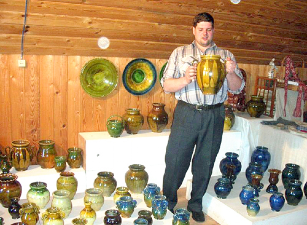 Andris Ušpelis un viņa kolēģi gatavo podu izstādi, ko nākammēnes varēs aplūkot Bauskā.
Autors: www.atputasbazes.lv