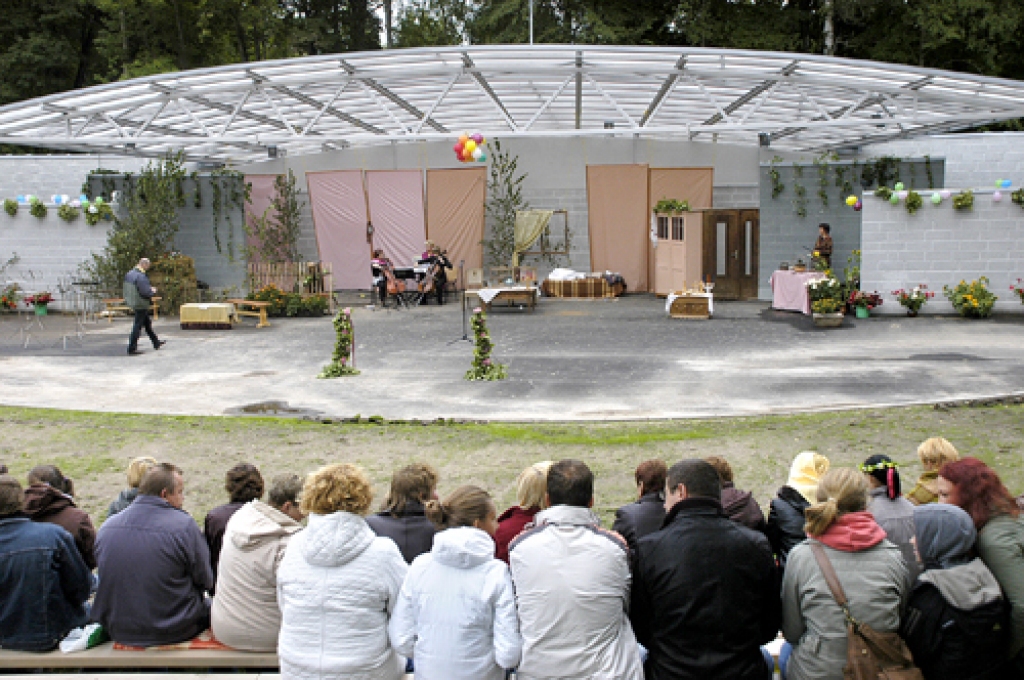 Stelpē uzbūvēta un 4.septembrī atklāta jauna estrāde.
Autors: IVARS BOGDANOVS