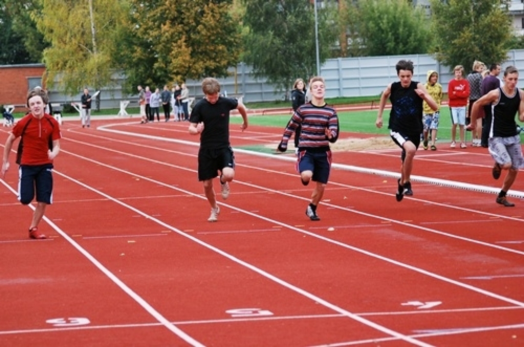 Bauskas novada pašvaldības stadionā 17. septembrī notika Bauskas novada sacensības «Jauno vieglatlētu kauss» zēniem un meitenēm, kas dzimuši 1995./96. gadā un jaunākiem. Meiteņu 4x100 metru stafetē uzvarēja Bauskas 1. vidusskolas komanda,...
Autors: Uldis Varnevičs