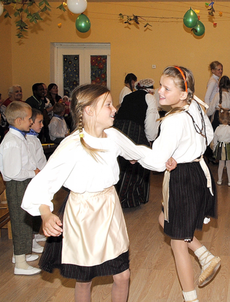 Koncertē jaunie viesturieši.