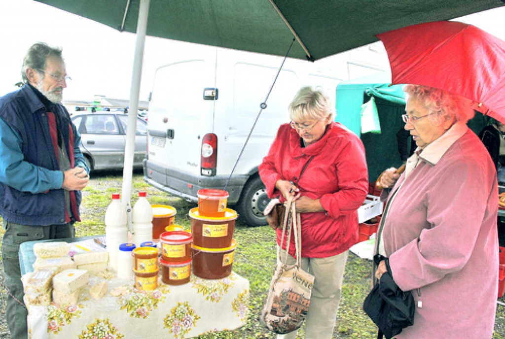Arnolda Kalberga medus ceļi aizved uz Rīgu un citur, bet priekšroka tiek dota tuvākajām tirdzniecības vietām.