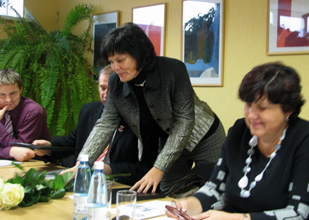 Annai Balgalvei (centrā) Vecumnieku novada domes sēde 27.oktobrī bija pirmā deputātes statusā.
Autors: Juris Iļņickis