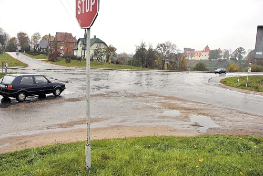 Satiksmes drošības uzlabošana Bauskā – viens no Bauskas novada lielajiem projektiem. Šī 470 tūkstošu vērtā projekta lietderību izvērtē Satiksmes ministrijā.
Autors: Ivars Bogdanovs