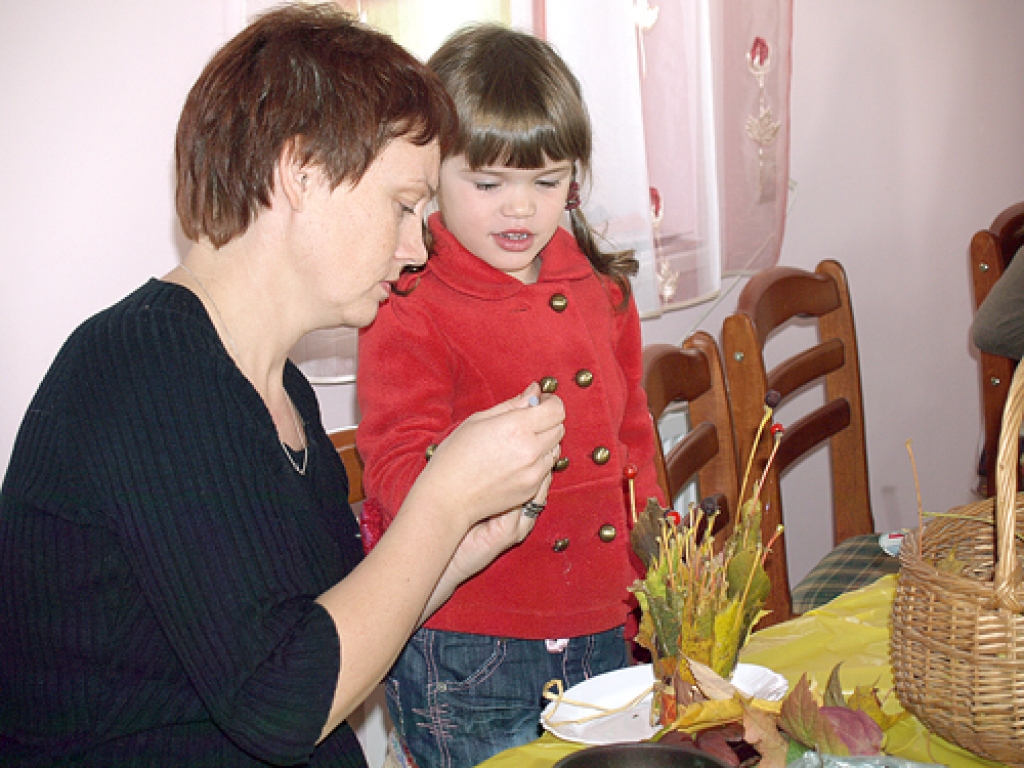 Dekorus no rudens skaistuma darina Ilze Nagurāviča ar meitu Tīnu.
Autors: Madara Ērgle