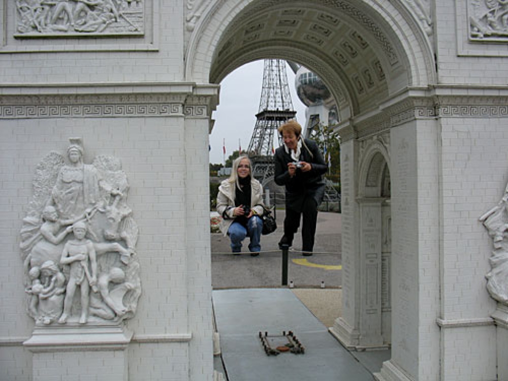 Skats uz Eiropu caur Parīzes Triumfa arku.
Autors: Vilnis Auzāns