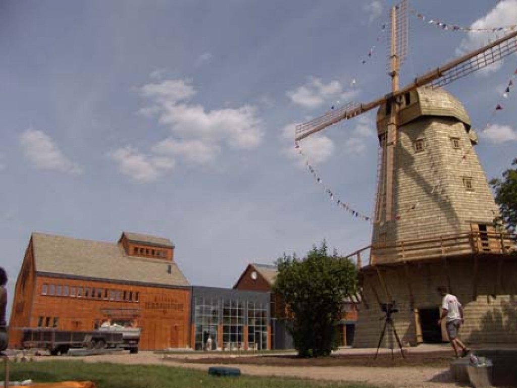 Pirmais komplekss – 4 spārnu iebrauktuve Ribbes dzirnavās, tika atvērts Bauskas novada Ceraukstē .
Autors: No «Bauskas Dzīves» arhīva.