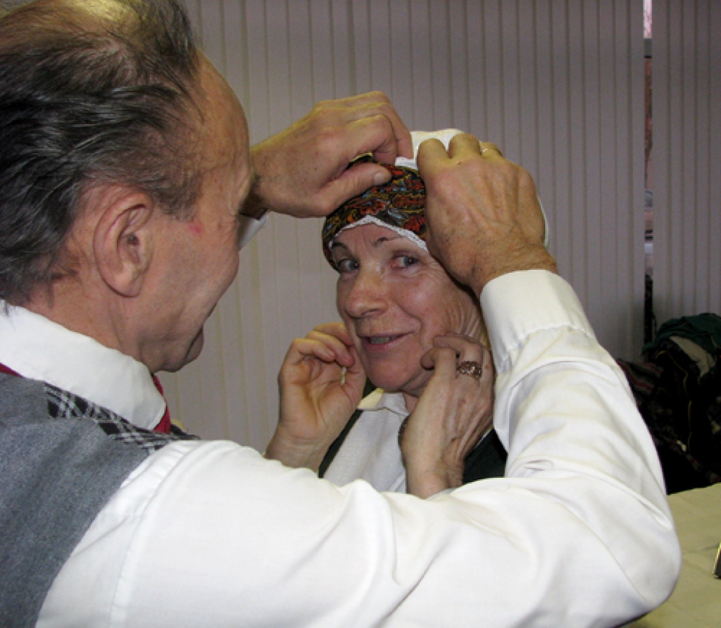 Sieviešu vokālais ansamblis «Vēja meitenes», kas bija Misā vakara saimnieces,  sieviešu ansamblis «Zeltenes» no Stelpes, Skaistkalnes pagasta meiteņu vokālais ansamblis «Relako» un soliste Agita Gabranova, dejotāji, koristi, muzikanti un...
Autors: Vilnis Auzāns