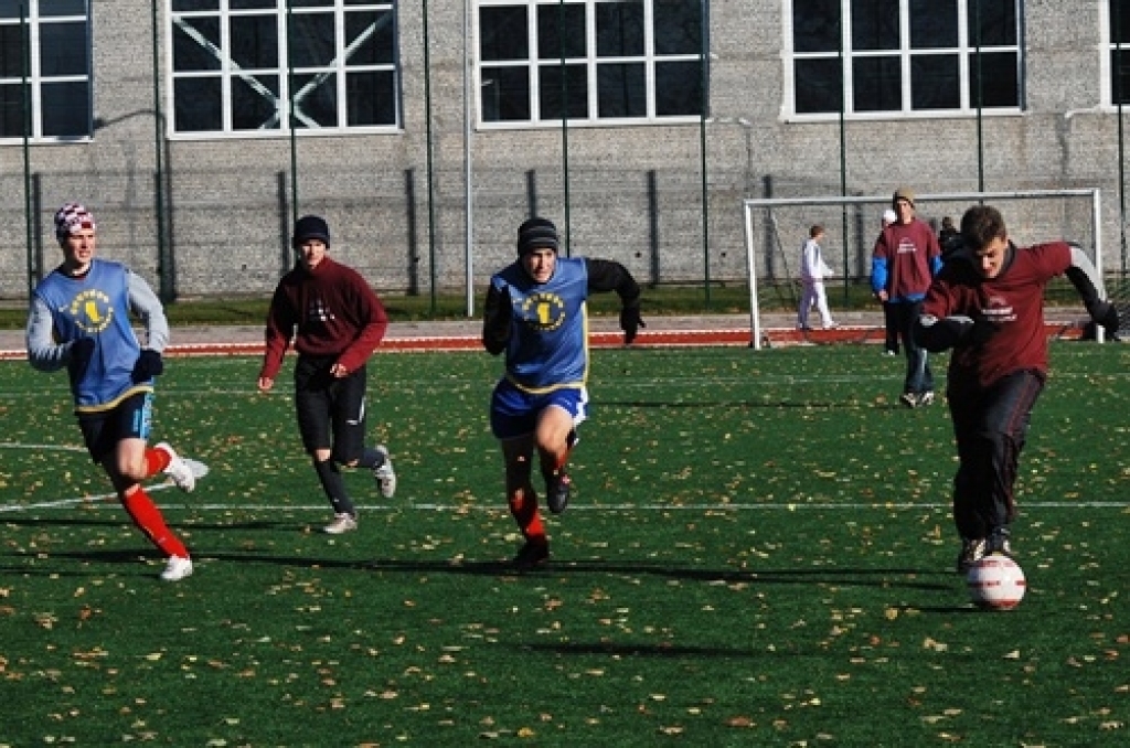 22. oktobrī notika Bērnu un jaunatnes sporta skolas rīkotās Bauskas novada sacensības futbolā 1991. – 1994. gadā dzimušiem zēniem. Sacīkstes risinājās Bauskas 1. vidusskolas futbola laukumā. Piedalījās deviņas komandas – Vecumnieku,...
Autors: Uldis Varnevičs