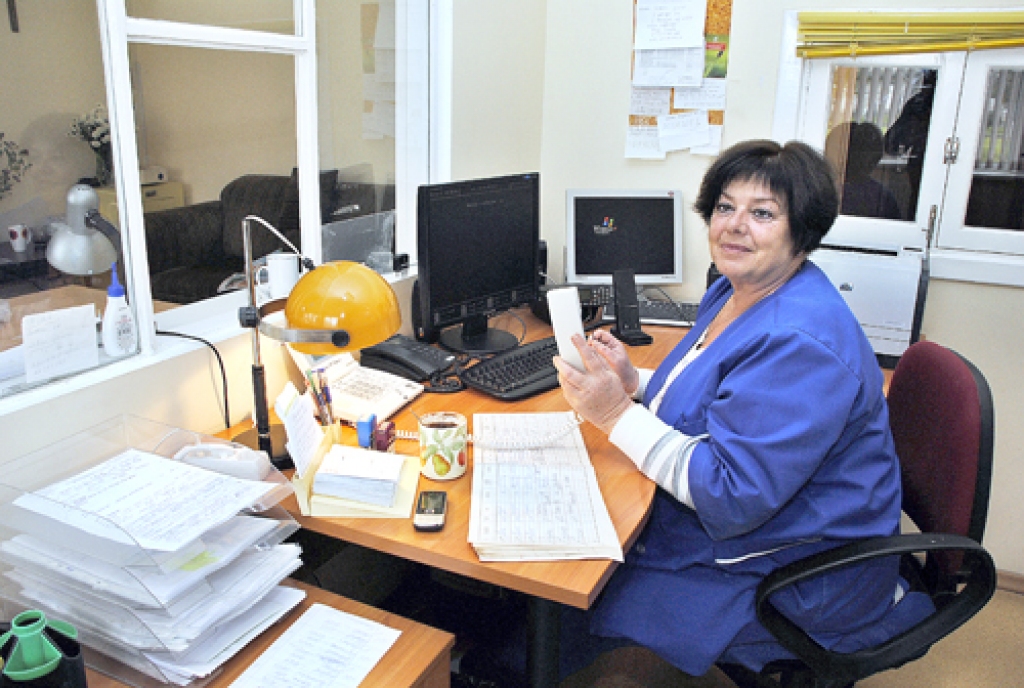 Dagnija Ozola, viena no ilggadējām ātrās palīdzības dispečerēm.