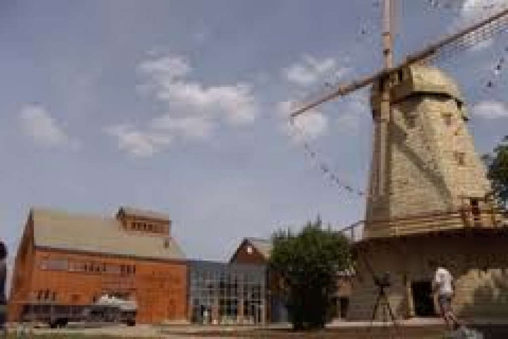 Pirmais komplekss – 4 spārnu iebrauktuve Ribbes dzirnavās, tika atvērts Bauskas novada Ceraukstē .
Autors: No «Bauskas Dzīves» arhīva.