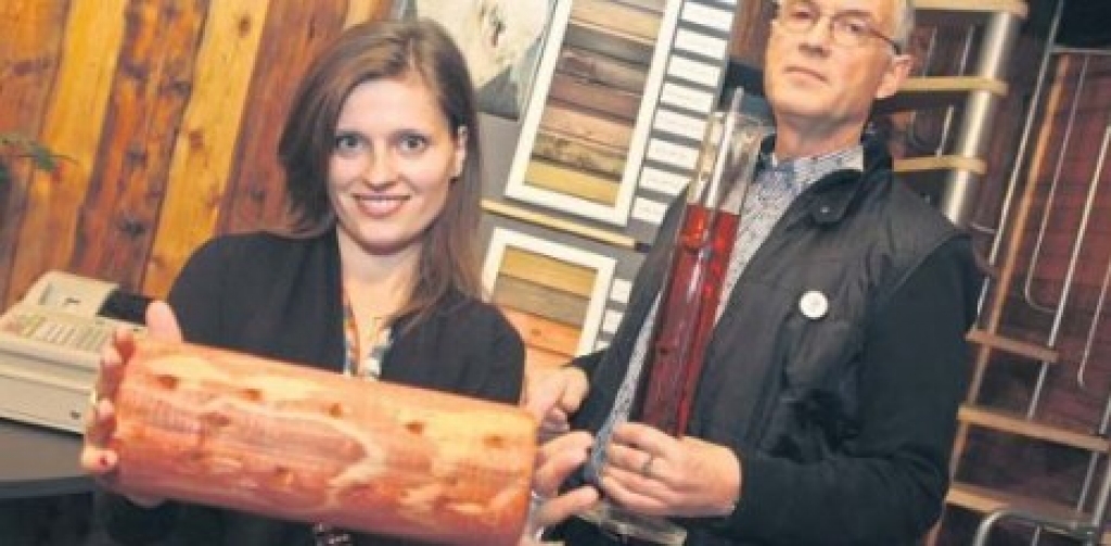 SIA Iecavnieks ar 2 miljonu eiro lielām investīcijām gatavs iekarot Eiropu. Pilotprojektu lineļļas pernicas beiču ražošanā uzsāks jau nākošpavasar.
Autors: db.lv