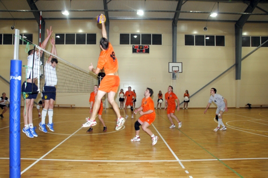 Vecumnieku volejbolisti cīnās Latvijas Nacionālās līgas čempionātā.
Autors: no «Bauskas Dzīves» arhīva