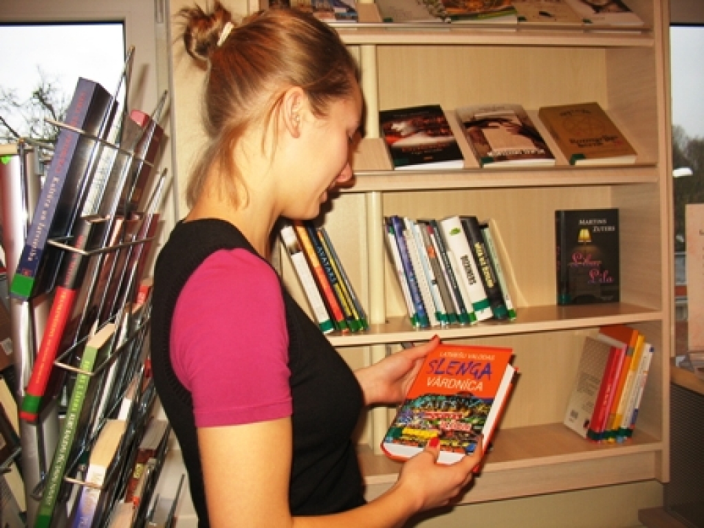 Bauskas Centrālajā bibliotēkā sestdien varēja iepazīties ar mēneša laikā saņemtajām  jaunajām grāmatām.
Autors: www.bauskasdzive.lv