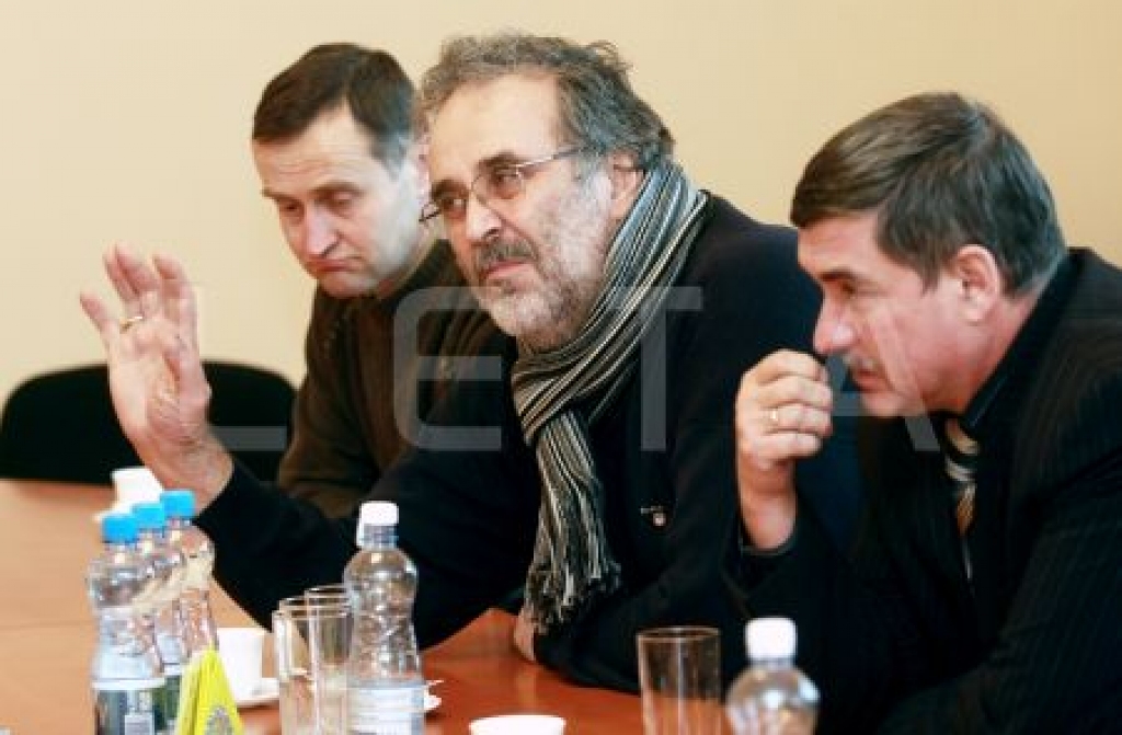 Bauskas uzņēmēju kluba vadītājs un SIA ``Iveta`` īpašnieks Indulis Pētersons (no labās), SIA 