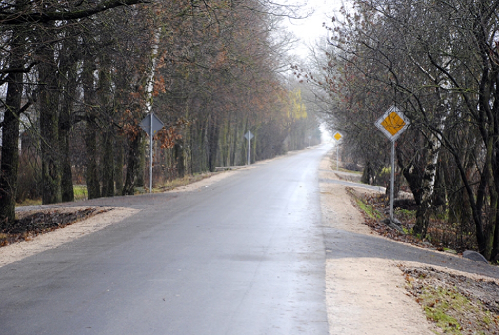 Par «cukura naudu» Svitenes pagastā asfaltētas trīs ielas.  Attēlā – Dārza iela.