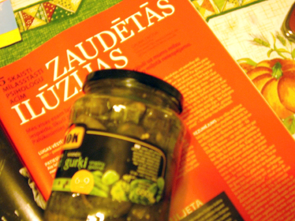 Tikai piens no govs pupa ir bez E vielām. Tādas noteikti ir katrā burciņā.